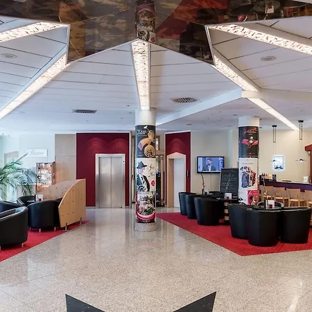 Azimut 4* Dresden